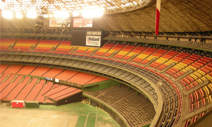 astrodome-yard-sale-live-auction-houston