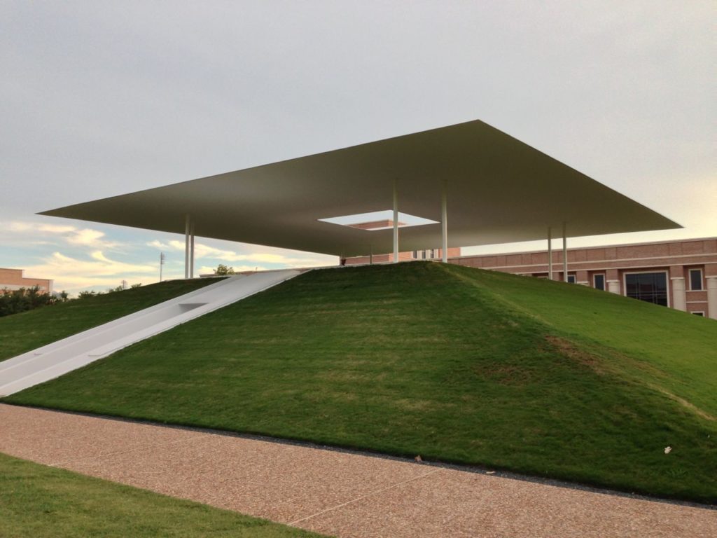 james-turrell-skyspace-rice-university-rice-skyspace