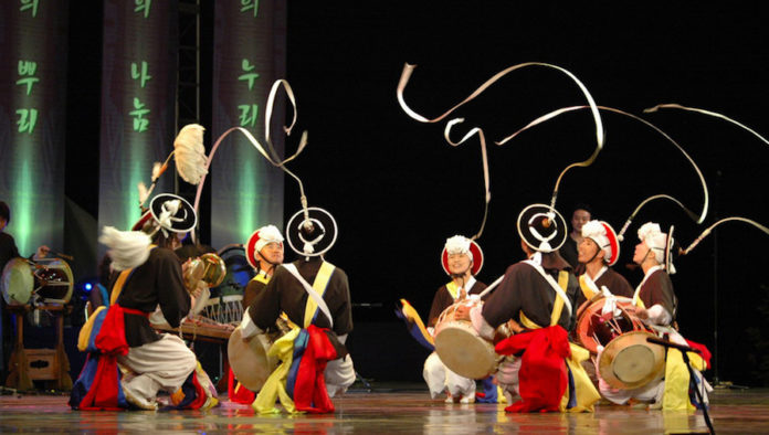 korean-samulnori-percussion-ensemble-houston-wortham-theater