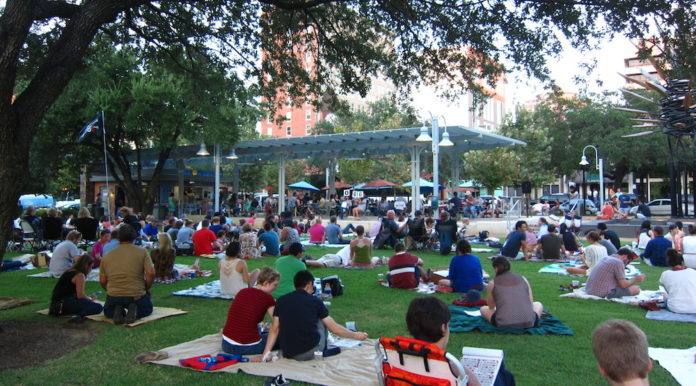 blanket-bingo-market-square-park-downtown-houston