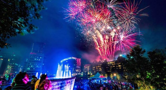 woodlands-fireworks-labor-day-weekend-waterway-square