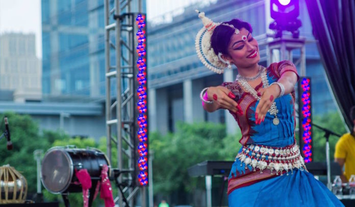 indian-festival-houston-2015-discovery-green