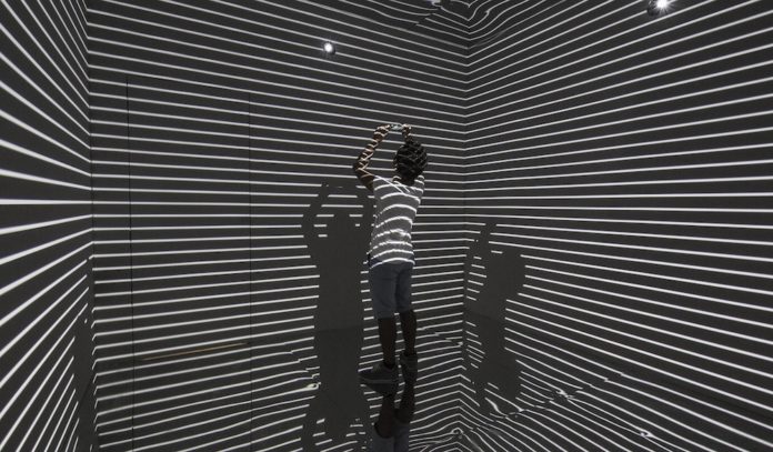 day-for-night-fest-refik-anadol-infinity-room day-for-night-fest-refik-anadol-infinity-room