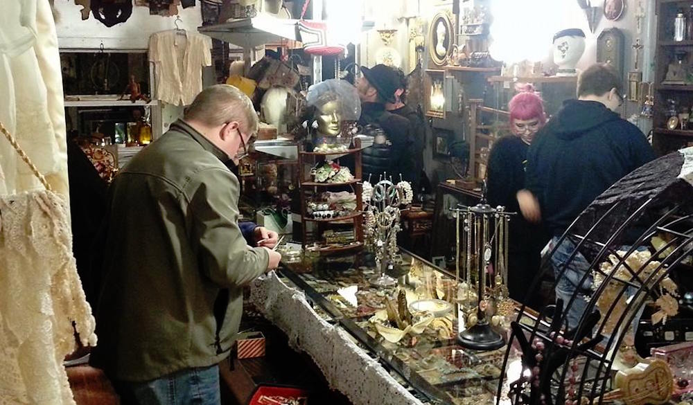 The Complete Guide To Essex MA Antiques - Addison Choate