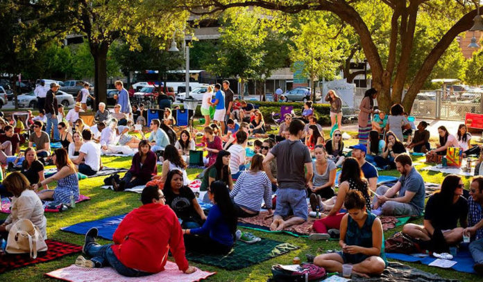 blanket-bingo-historic-market-square-park-houston-2016 blanket-bingo-historic-market-square-park-houston-2016