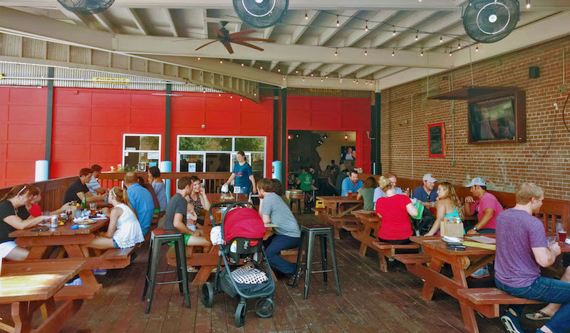 Patio-at-Platypus-Brewery-washington-ave