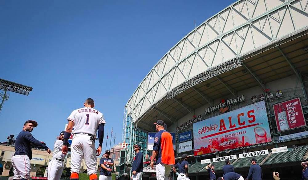 Astros fans celebrate championship in long lines for merch