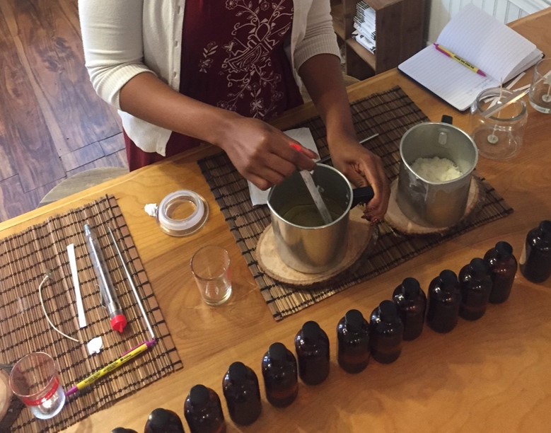 Holiday Candle Making Workshop at Midtown Art Center | 365 Houston