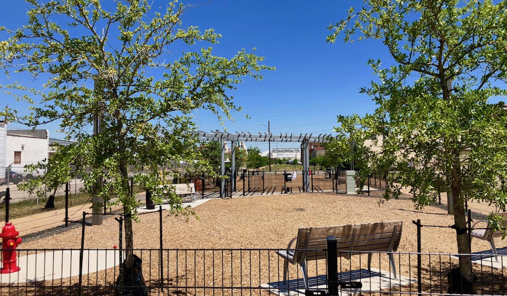 park-spotlight-eadog-park-houston-3