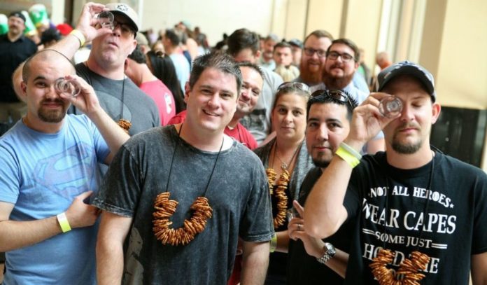 brewmasters-2019-craft-beer-festival-crowd2 brewmasters-2019-craft-beer-festival-crowd2