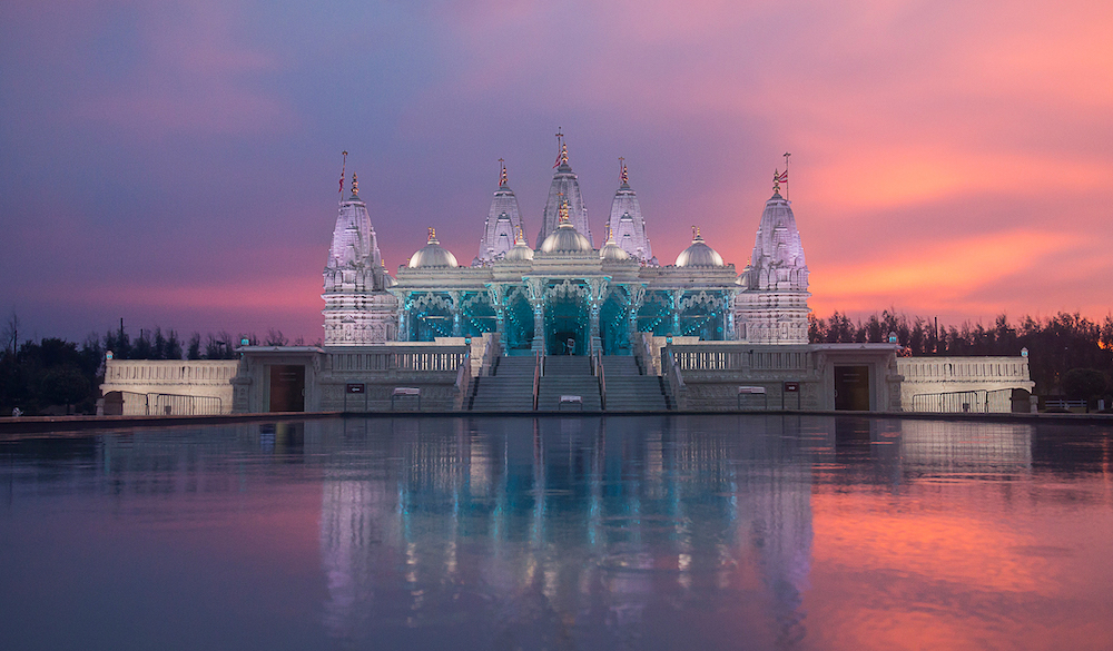 BAPS-shri-swaminarayan-mandir-stafford-2