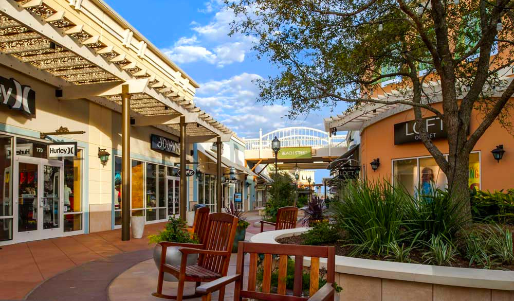 shops-boutiques-local-small-business-outside-around-houston-2020-tanger- outlets-texas-city