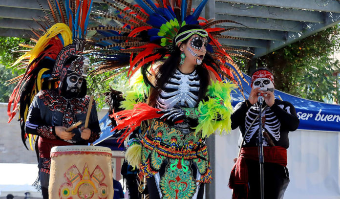 best-things-to-do-in-houston-this-halloween-weekend-friday-saturday-sunday-october-29-30-31-2021-meca-day-of-dead best things to do in houston this halloween weekend friday saturday sunday october 29 30 31 2021 meca day of dead