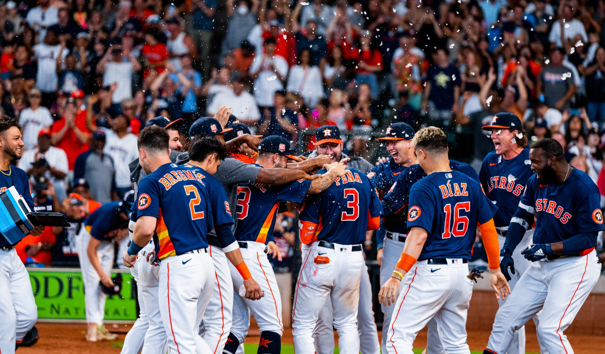 Houston Astros advance to the World Series for the 2nd times in 3