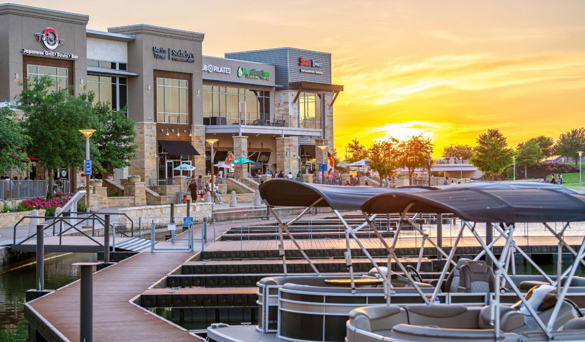 OPENING SOON for a limited - Houston Premium Outlets