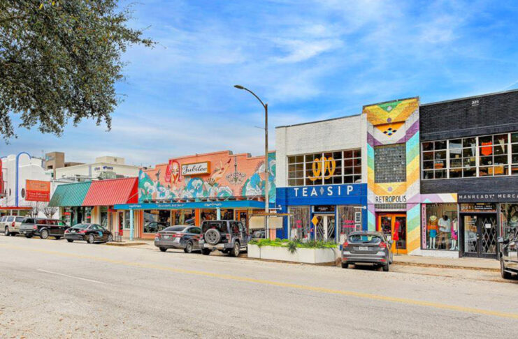 A street view of 19th Street in the Heights