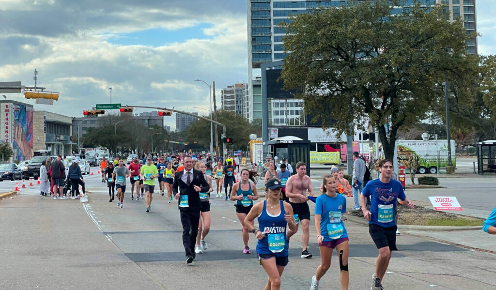 Hundreds of marathon runners on the streets of Houston